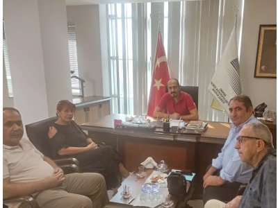 TECE SİTELERİ YARDIMLAŞMA VE DAYANIŞMA DERNEĞİ BAŞKANI SN. SUAT AKDOĞAN VE YÖNETİM KURULU ÜYELERİ EMO MERSİN ŞUBE BAŞKANIMIZ ALKAN ALKAYA`YI MAKAMINDA ZİYARET ETTİ.