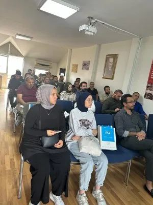 EMO GEBZE TEMSİLCİLİĞİMİZ EĞİTİM SALONUNDA GRUP ARGE FİRMASI TARAFINDAN `` KOMPANZASYON VE ENERJİ İZLEME `` KONULU SEMİNER GERÇEKLEŞTİRİLDİ.