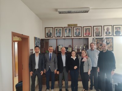 ŞUBE YÖNETİM KURULUMUZ, ESKİŞEHİR TEKNİK ÜNİVERSİTESİ DEKANI PROF.DR. HANİFE APAYDIN ÖZKAN`I ZİYARET ETTİ
