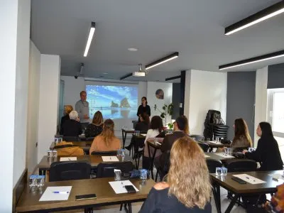 KADINLARIN İŞ VE SOSYAL GÜVENLİK HUKUKU KAPSAMINDA HAKLARI VE KADINA YÖNELİK ŞİDDETLE MÜCADELEDE HUKUKİ KORUNMA YOLLARI SEMİNERİ YAPILDI