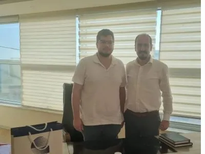 EMO MERSİN ŞUBE BAŞKANIMIZ ALKAN ALKAYA, MESLEKTAŞIMIZ
ROYALPACK PLASTİK YÖNETİM KURULU BAŞKANI MOHAMAD NOUR FANSSA`YA HAYIRLI OLSUN ZİYARETİNDE BULUNDU.