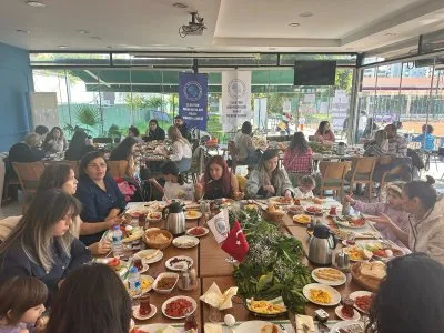 8 MART DÜNYA EMEKÇİ KADINLAR GÜNÜ`NE ÖZEL KAHVALTI VE SÖYLEŞİ ETKİNLİĞİ DÜZENLEDİK.