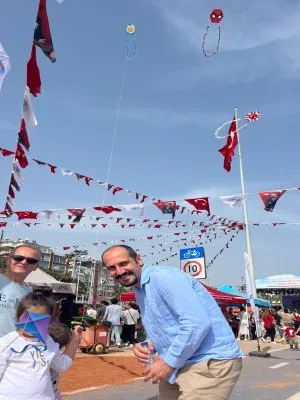 23 NİSANI ALANLARDA COŞKUYLA KUTLADIK. MERSİN BÜYÜKŞEHİR BELEDİYESİ ULUSLARARASI ÇOCUK FESTİVALİNDE EMO ÇOCUK KULÜBÜ STANDIMIZLA YER ALDIK.
