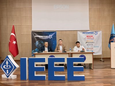 IEEE FUTUREFEST ZİRVESİ DÜZENLENDİ