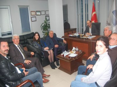 MERSİN SANAYİSİNİN ÖNDE GELEN İŞ İNSANLARINDAN, ARBEL FABRİKASI SAHİBİ SN. MAHMUT ARSLAN ŞUBE YÖNETİM KURULUMUZU ZİYARET ETTİ. KENDİSİNE NAZİK ZİYARETİ İÇİN TEŞEKKÜR EDERİZ.