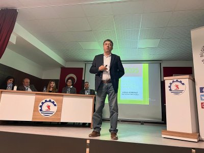 OMÜ MESLEKİ VE TEKNİK ANADOLU LİSESİ 10. SINIF ÖĞRENCİLERİNE MÜHENDİS KİMDİR? NE İŞ YAPAR? KONULU SÖYLEŞİ DÜZENLENDİ