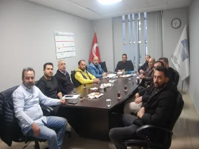 EMO MERSİN ŞUBE SMM KOMİSYONU 14. DÖNEM 3. TOPLANTISI 04.02.2025 TARİHİNDE HİBRİT (YÜZ YÜZE + ONLİNE) OLARAK ŞUBE TOPLANTI SALONUMUZDA YAPILDI.