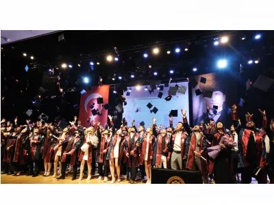 SİVAS CUMHURİYET ÜNİVERSİTESİ MÜHENDİSLİK FAKÜLTESİ MEZUNİYET TÖRENİ GERÇEKLEŞTİRİLDİ